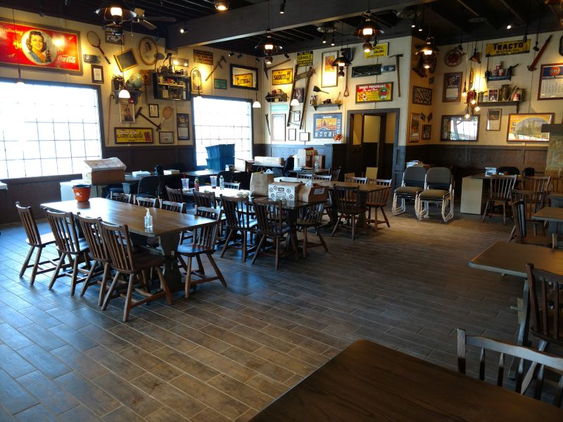 Cracker Barrel - Hewitt, Texas