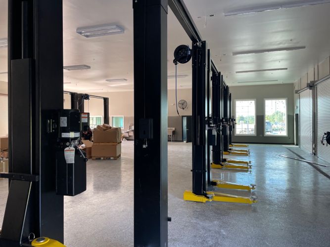 Christian Brothers Auto - Oveido, Florida