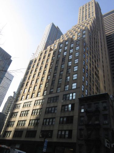 CB Richard Ellis - 708 3rd. Ave.