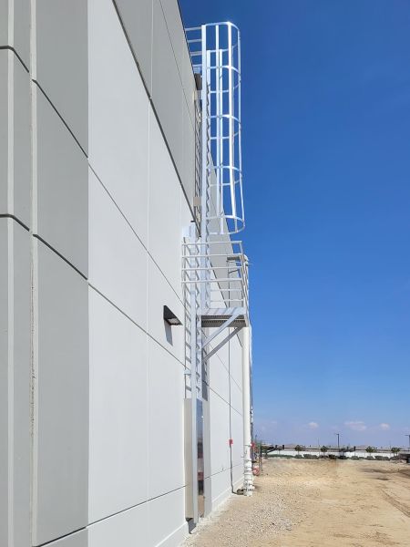 MODEL 501 (ACCESS) LOWER AND 533 (CAGE) UPPER WITH A SECURITY DOOR AND LANDING PLATFORM