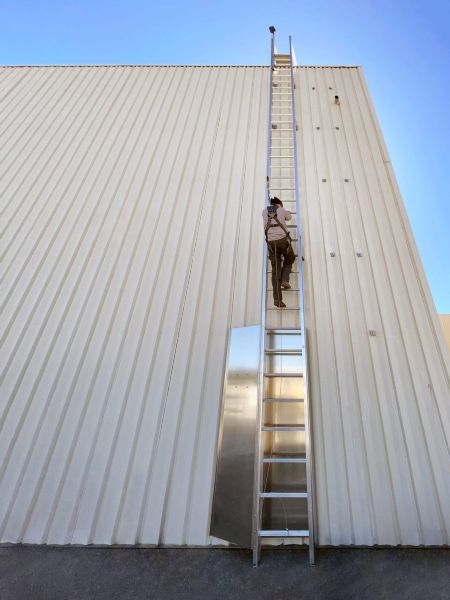 MODEL 503 (ACCESS) PLATFORM & ROOF OVER RAIL EXTENSIONS WITH A SECURITY DOOR