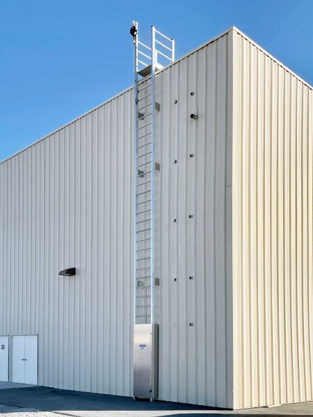 MODEL 503 (ACCESS) PLATFORM & ROOF OVER RAIL EXTENSIONS WITH A SECURITY DOOR