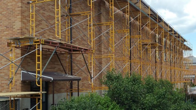 https://pvu.thebluebook.com/inc/img/qp/63755/scaffold-installation-jobs-commercial-construction4.jpg