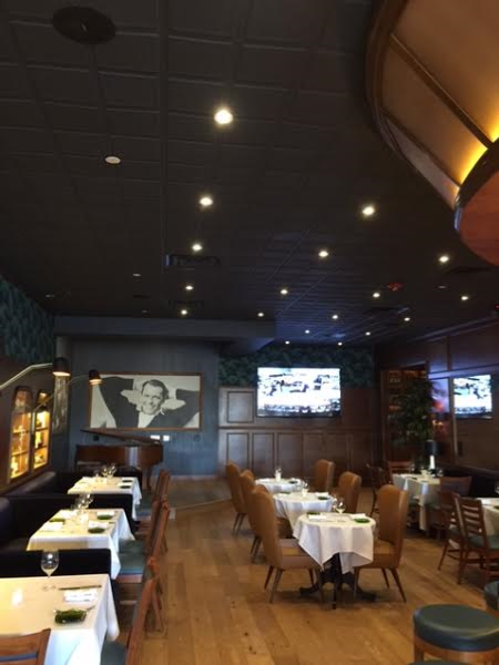 Urbain 40 Dining Area