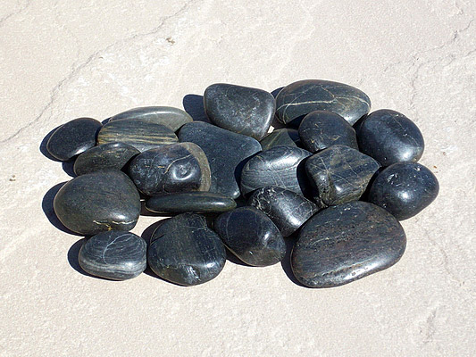 Exotic Pebbles: Mexican Beach Black Polished