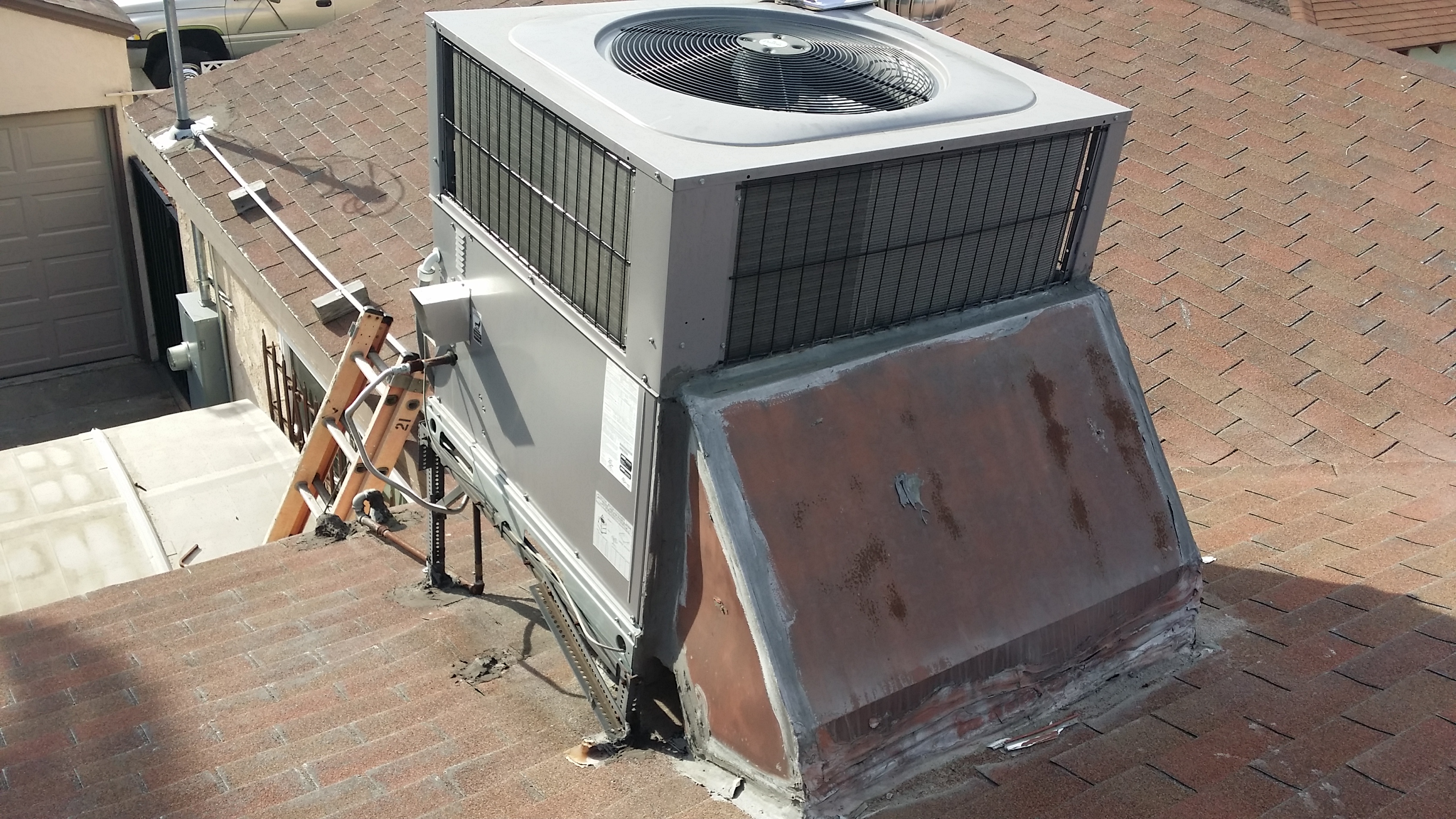 residential rooftop air conditioner