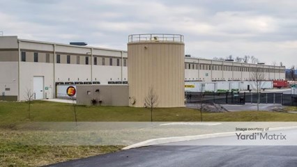 Central Garden @ First 33 Commerce Center (Fit Out)