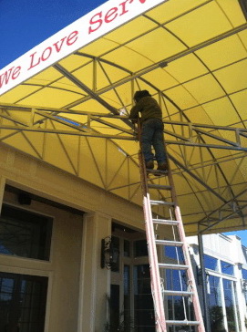 On Site Welding at La Fontaine Bleue Restaurant and High Lift  Installation Animation 