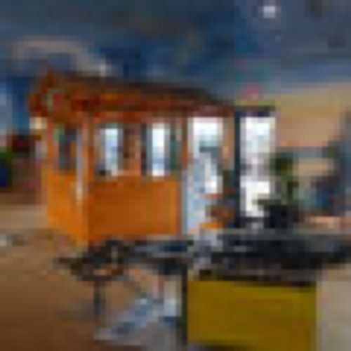 Lloyd Bridges Traveland East