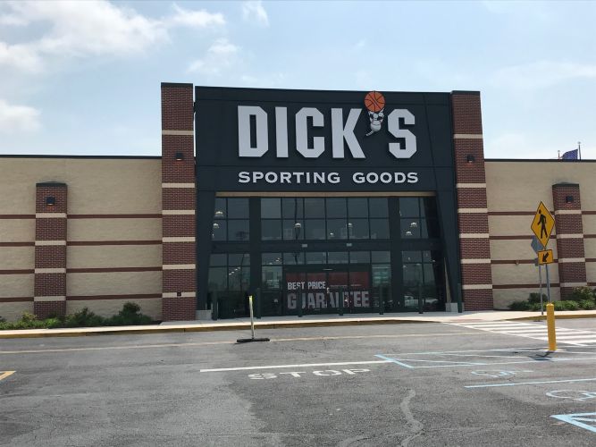 Dick&rsquo;s Sporting Goods &ndash; Cumberland Mall